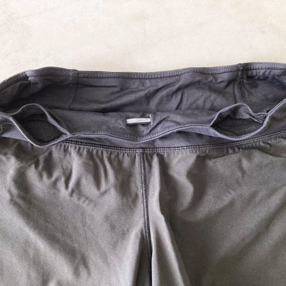 Lululemon black shorts with pockets, (size 6) drawstring waist - Picture 5 of 8